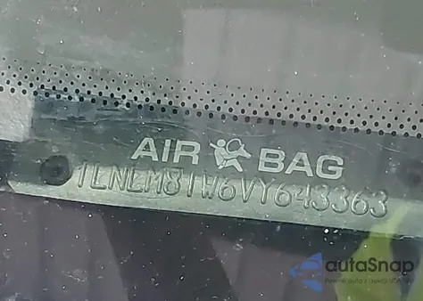 1997 Lincoln Town Car Executive из США, поврежденный, VIN 1LNLM81W6VY643363